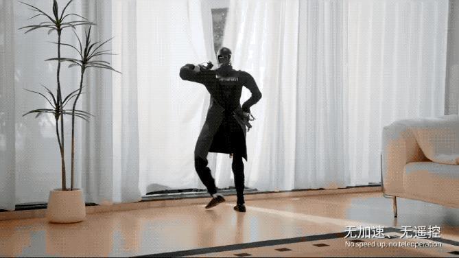 中国机器人再次遥遥领先：全程无遥控自己干各种家务！15日，中国深圳的人工智能初创