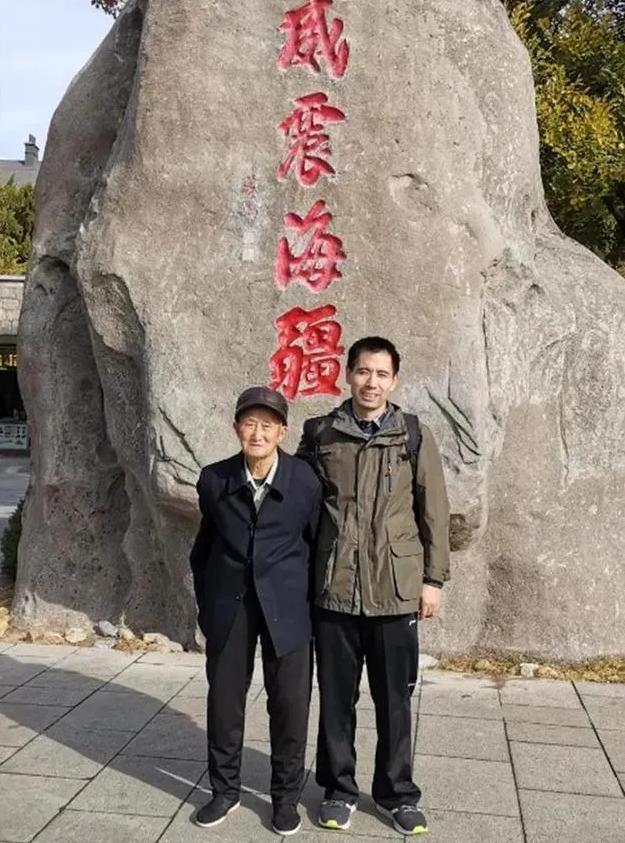 1979年，内蒙古一男子惨遭巨变，2个儿子相继去世，妻子另嫁他人，万念俱灰下他只