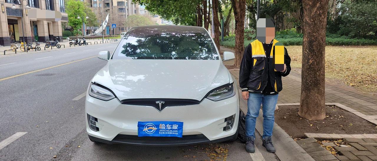 花6万买了特斯拉FSD，五年时间都没用上，车都卖了，前两天帮粉丝验了一台特斯拉