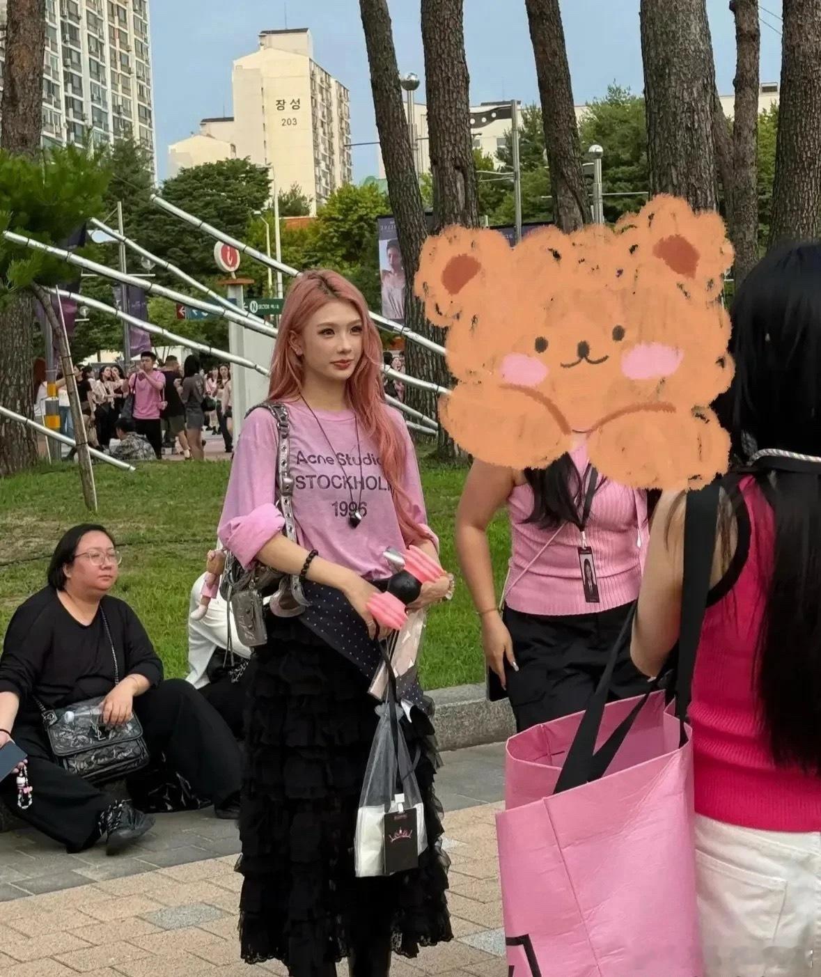 电视上看着一般般，真人真是美若天仙啊。￼￼