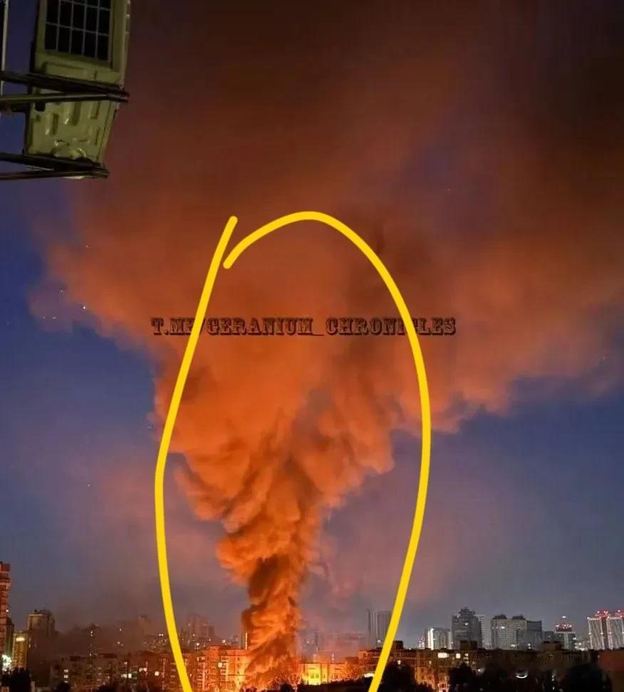 俄罗斯精准空袭，泽连斯基不敢出面了？突然发狠，俄军发起致命报复，对基辅展开大