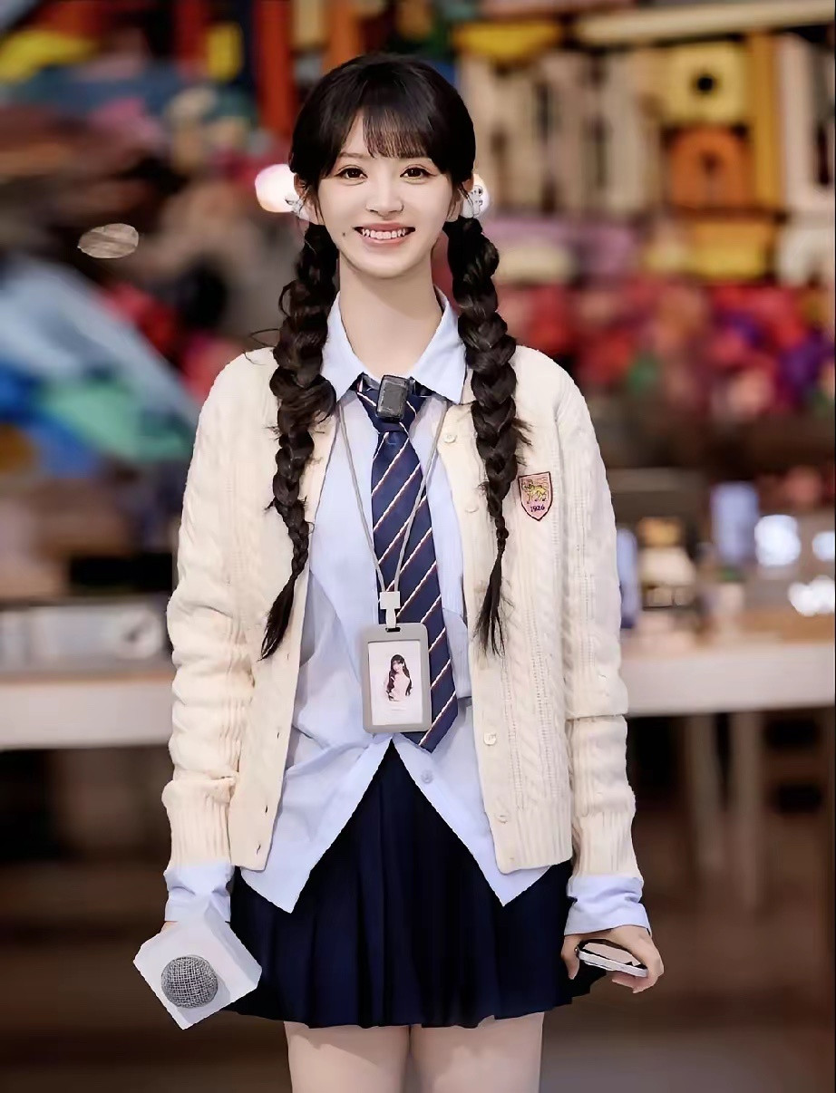 我开始有点心疼田曦薇了，田曦薇实在是太惨了