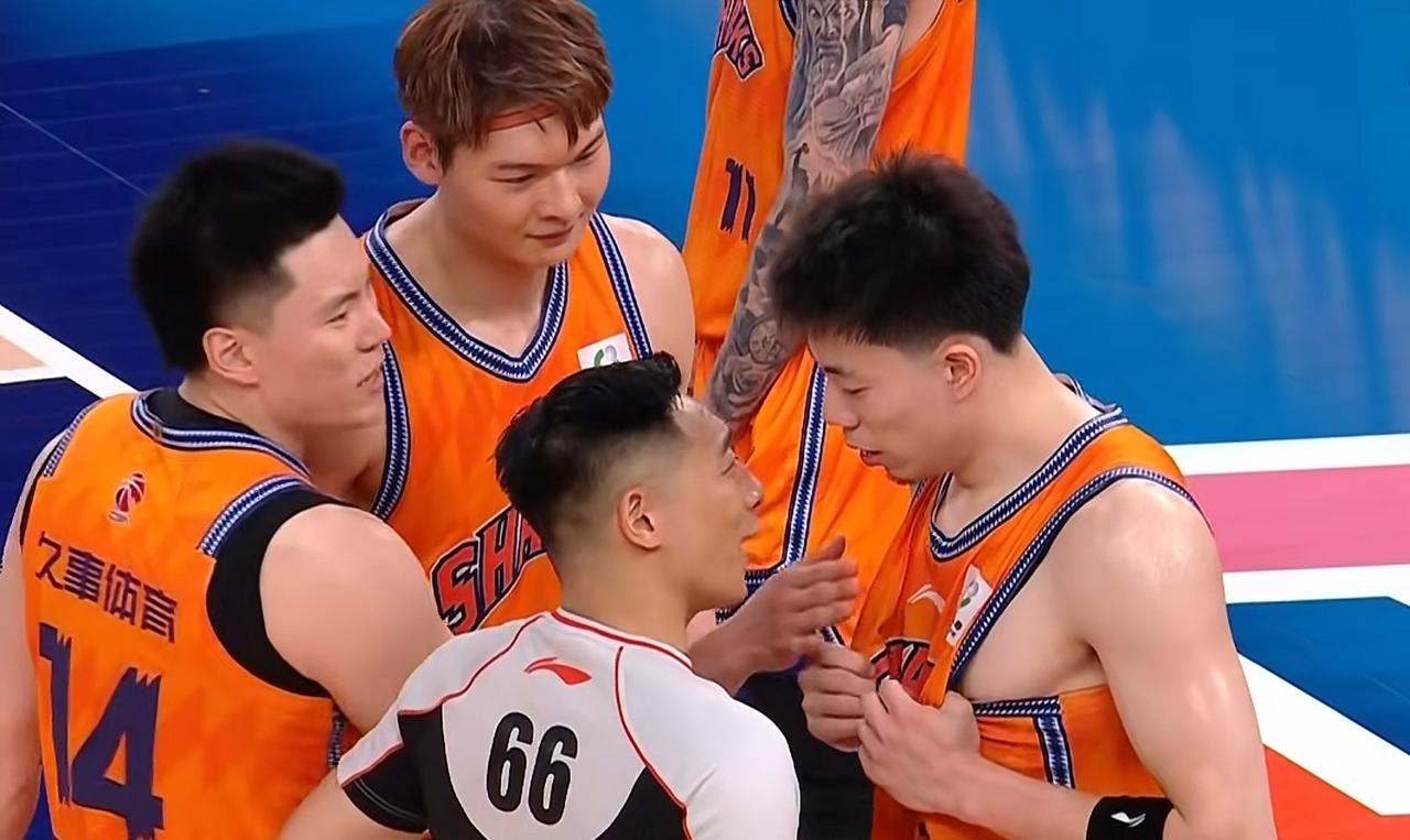 辽宁队下赛季三名强力外援到手大闹上海滩。今年的CBA，除了上海、北京和广厦队外