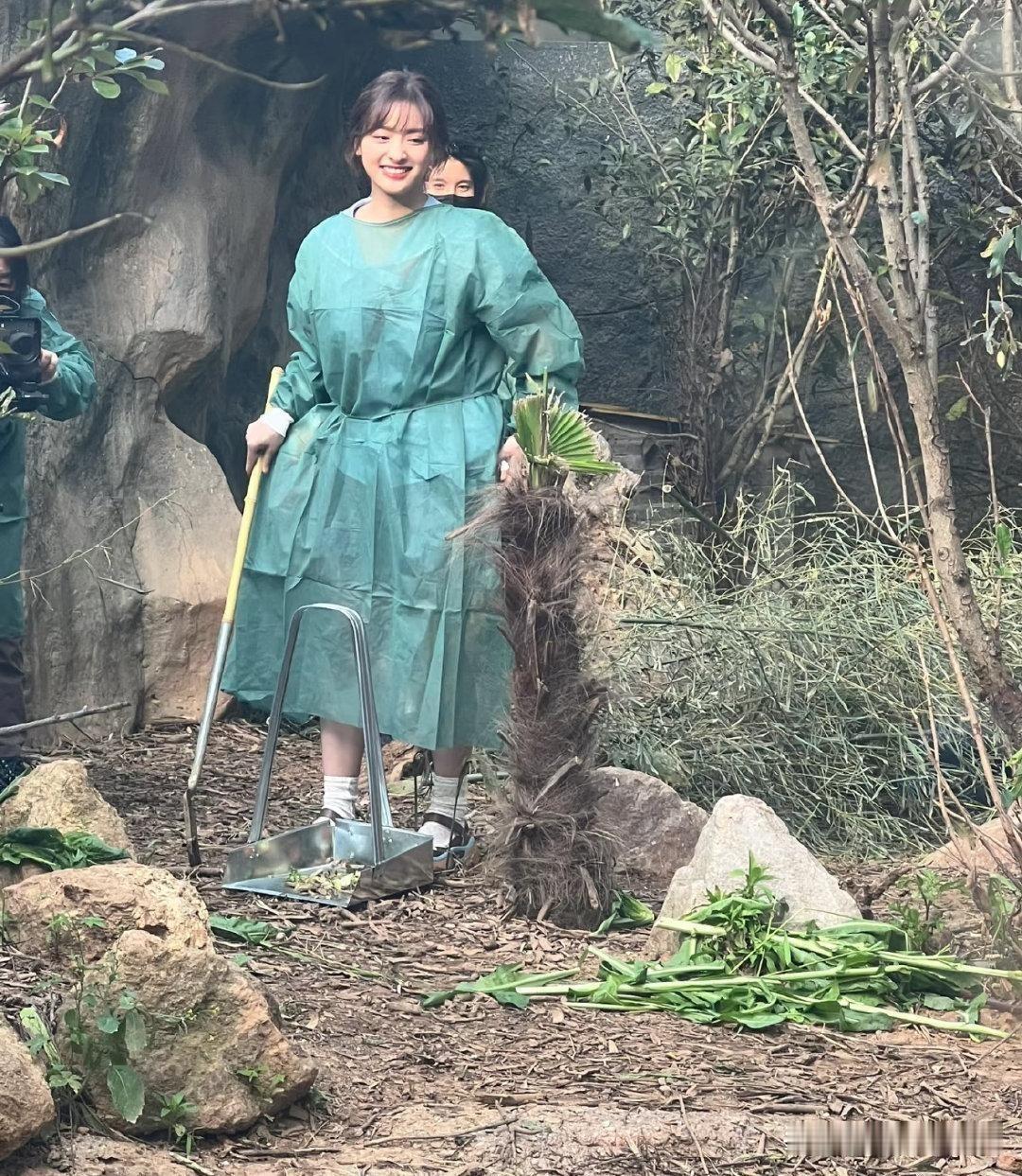 第一次听说沈月美，是从何炅嘴里说出来的。他说，芒果台里来了一个非常漂亮的女孩