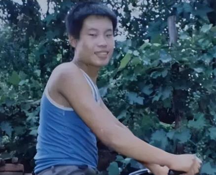 1994年，石家庄西郊玉米地出现一起奸杀案，21岁的聂树斌被当成凶手抓了，从案发