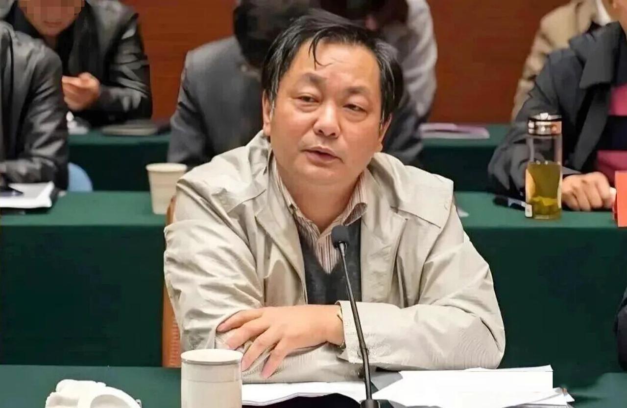 刚刚刷到了南京市的司徒幸福，感觉这个人的名字很有喜感。司徒是个很少见的复姓，名字