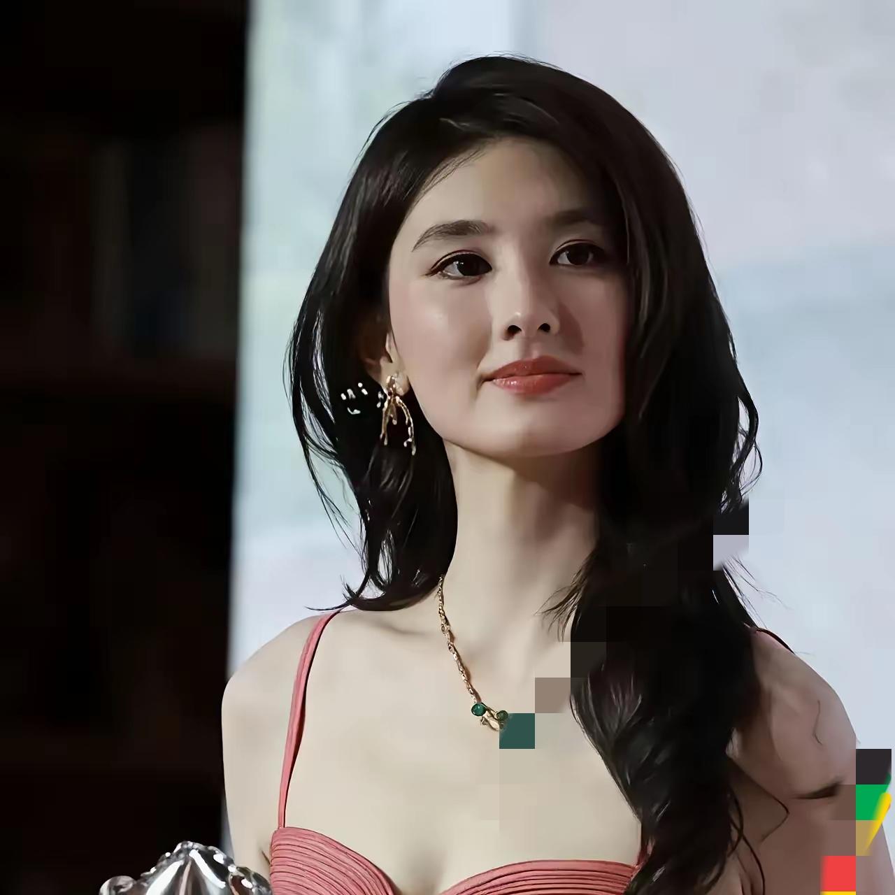 韩沛颖演技封神后穿搭翻车，不听前辈劝终究吃了亏现在全网最后悔的，应该就是热