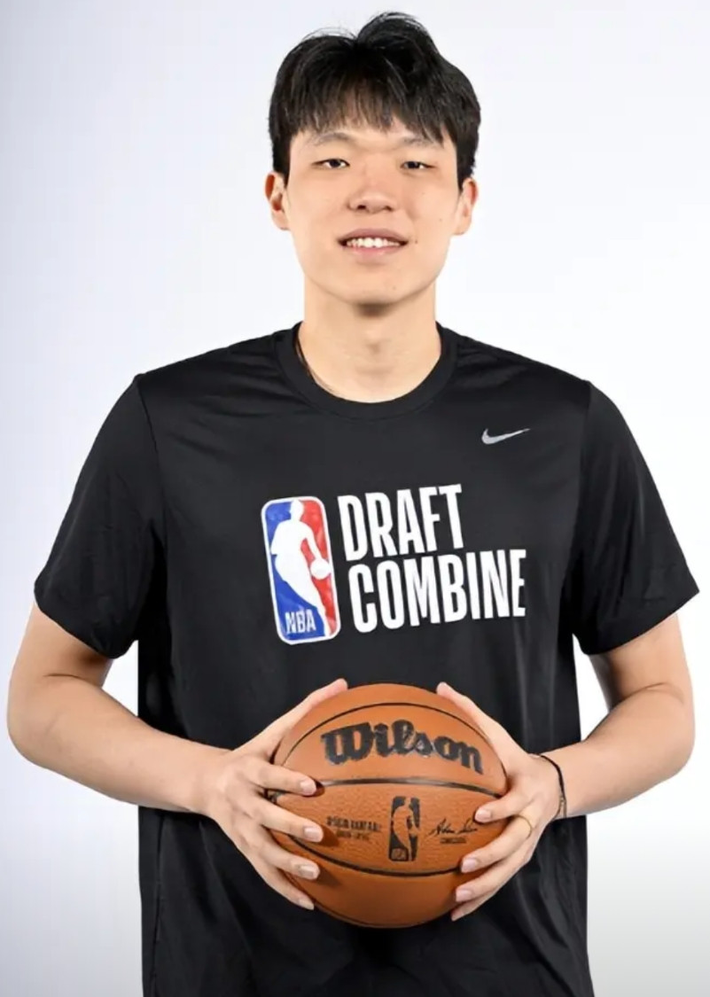 停！NBA选秀今日截止，杨瀚森是39名参选人之一。选也得选，不选也得选，没有