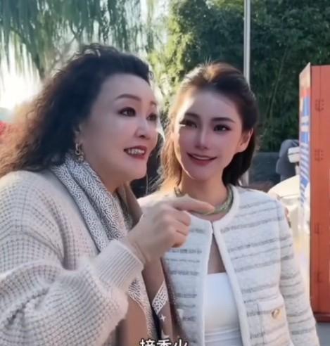 马筱梅有一个优点是别人无法替代的，就是她天然兼容这个家庭，他们的思维是一致的，天