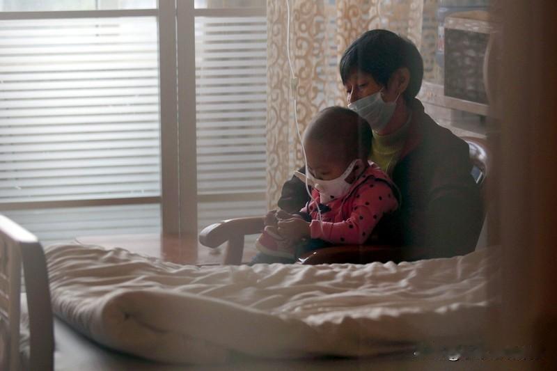 婚内同居仅赔八千，婚姻底线究竟何在？浙江温州一起离婚案引热议。盛女士婚内与人同