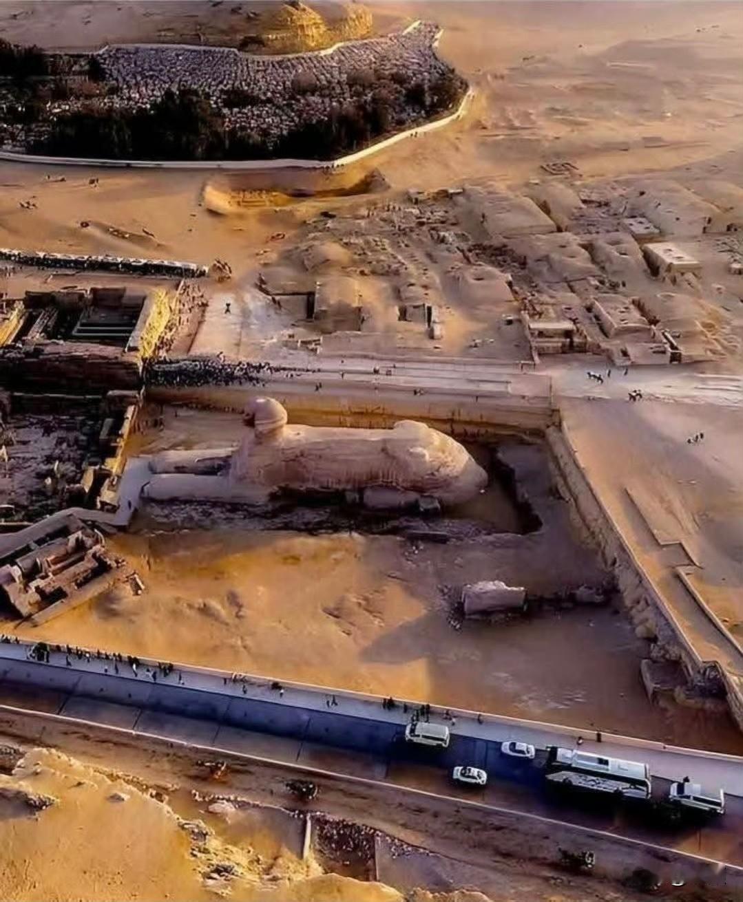 难怪没见过航拍的狮身人面像，因为航拍的这个画面有点丑…