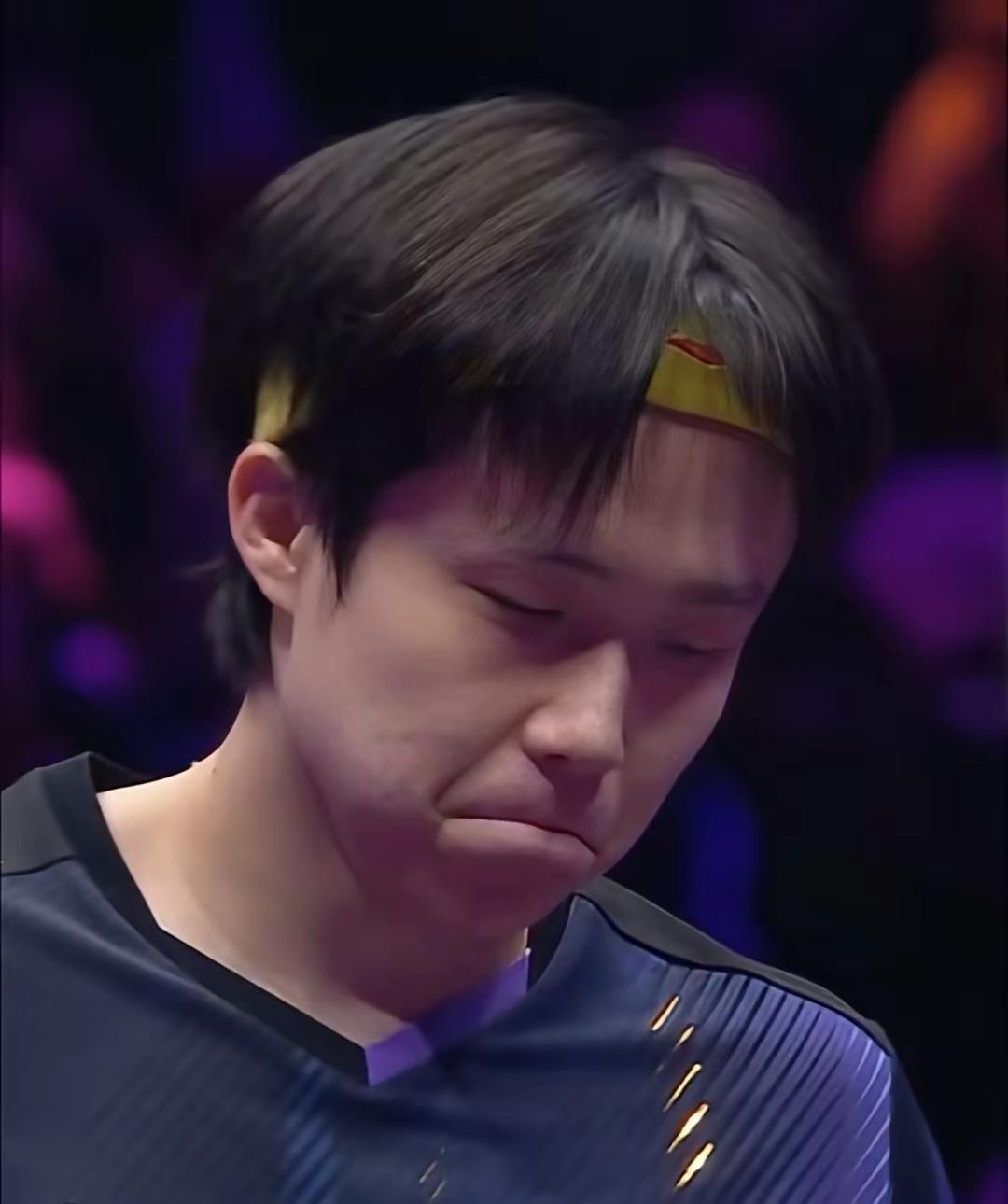 王楚钦流泪了！重庆冠军赛，王楚钦输给松岛辉空，赛后他流泪了，男儿有泪不轻