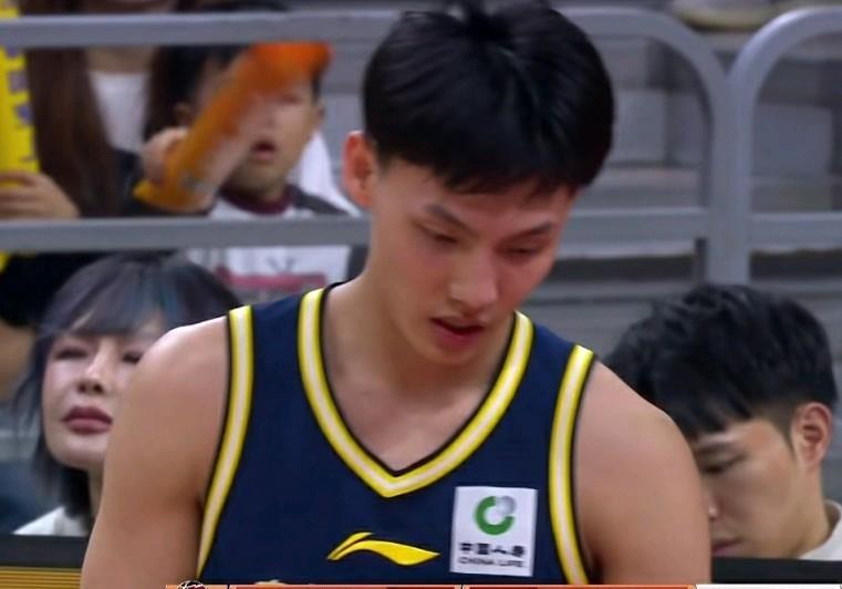 徐杰彻底迷失了？？？实话实说：在广东东阳光主场迎战北京北控的比赛中：主控徐杰