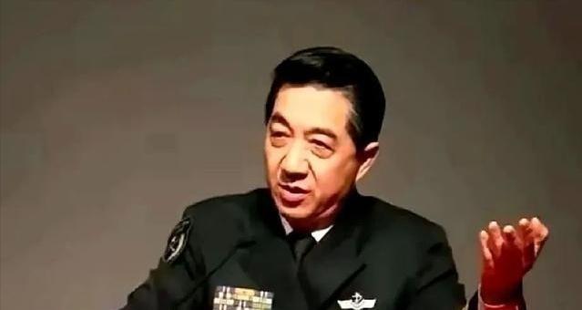 谢谢你张召忠！你真是伟大的预言家！2015年你就说过：“美国啥也不干，让东方大国