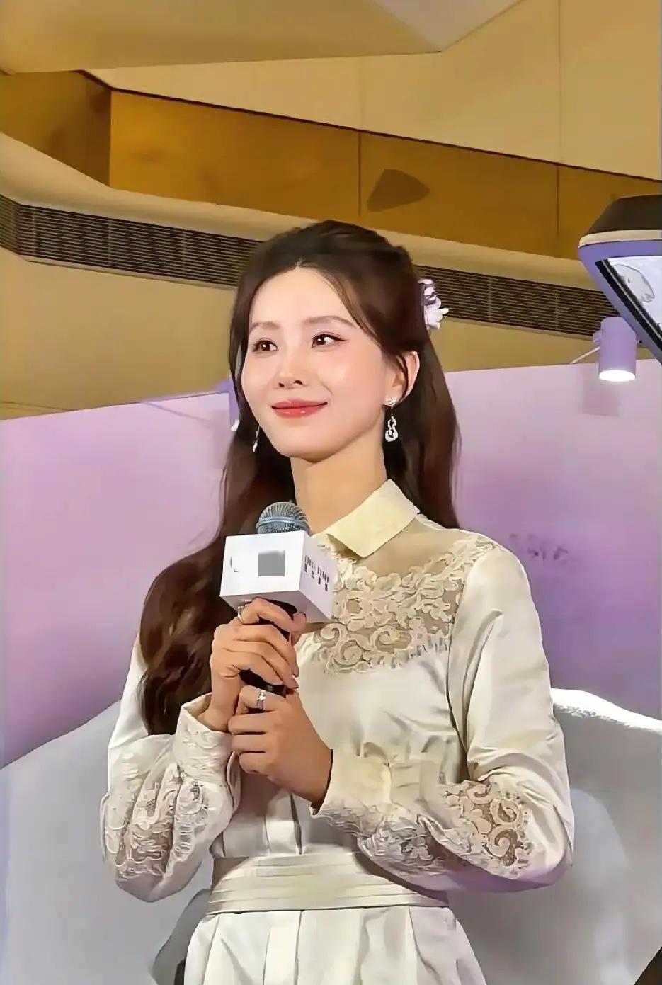 最看不懂的人就是刘诗诗了，已经39岁了，婚也结了，儿子也生了，却还是没有留下