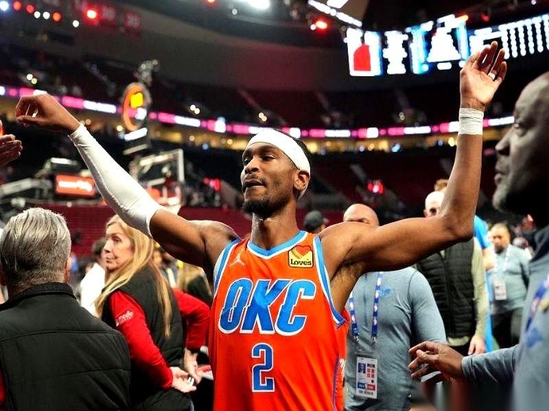 我看到一个数字，93。亚历山大，连续93场比赛得分20+。什么概念？除了上古