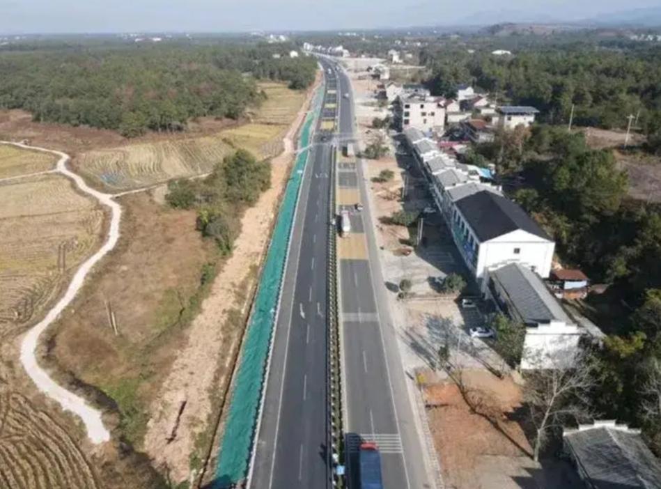 江西弋阳至南丰高速：三年铺就赣东新动脉江西交通建设再传重磅消息！一条连接赣东