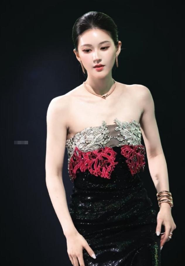 赵露思近期能不能拍戏还有待商榷！赵露思身上毕竟还有合约在身，能不能脱离前公司还