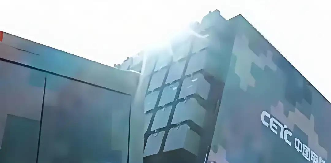 美国这下彻底头大了！中东那边的火还没灭呢，中国直接甩出了无人作战的王炸——