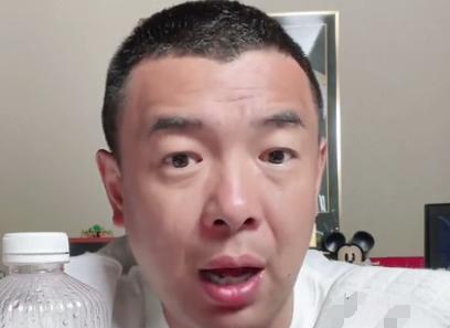 “国足的薪水已经降到日韩的三分之一了！再降还咋踢啊？”这个月月初，前国脚徐亮呼吁