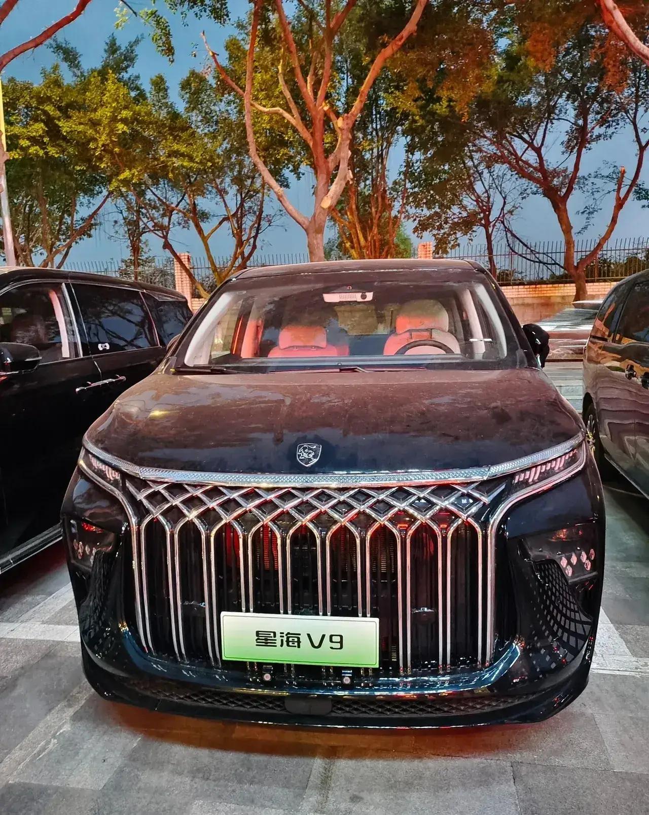 推荐20万以内性价比高的6款MPV:1、广汽传祺﹣﹣传祺E8PHEV2、