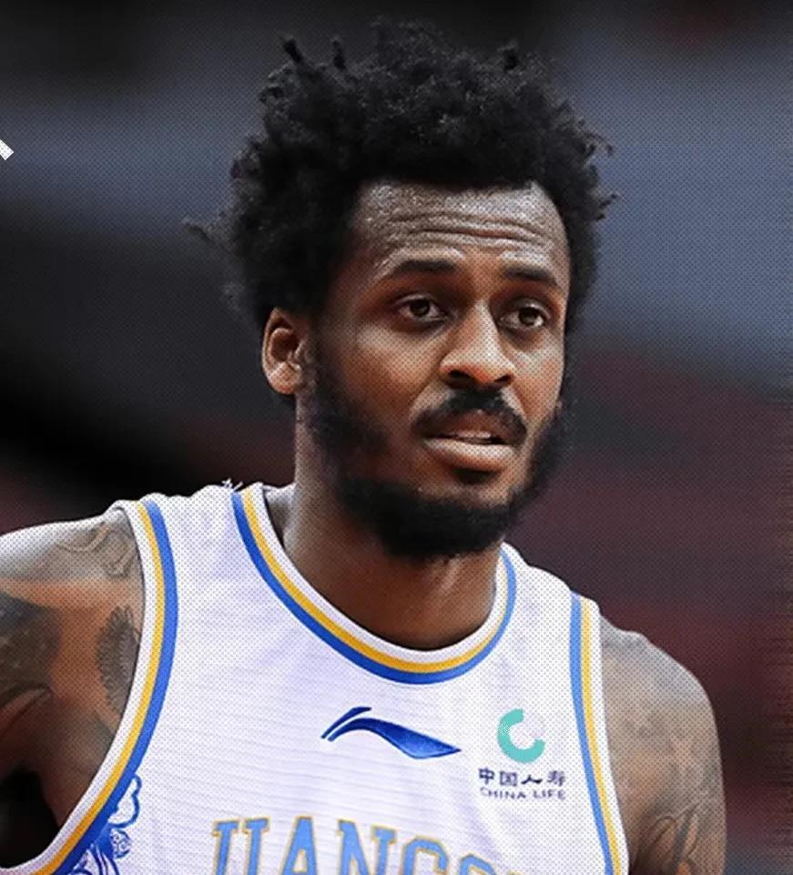 我刚从圈内朋友那听到一事，听完心里咯噔一下。2024年上海队买了布莱克尼的优先续