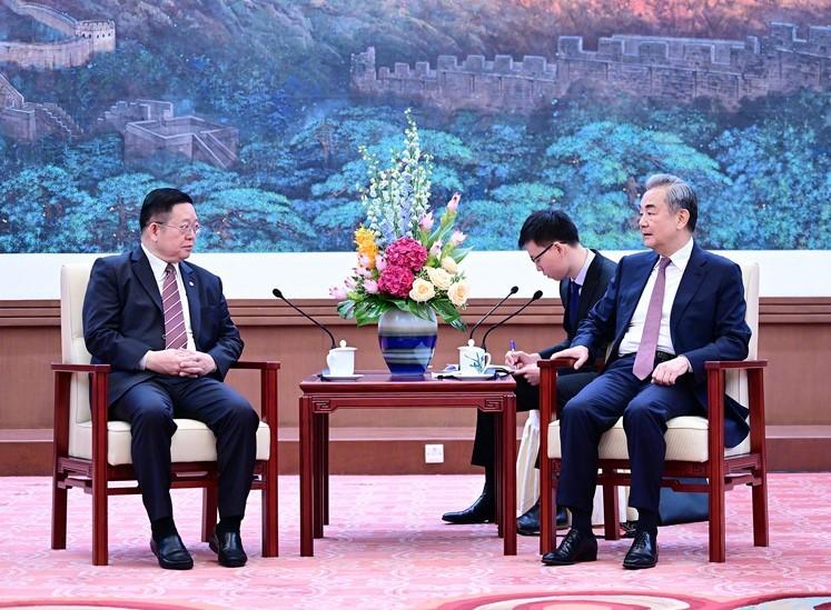 两边下注？柬埔寨同时请中美主持公道，中方一句忠告令柬方冷汗都出来了据柬埔寨官