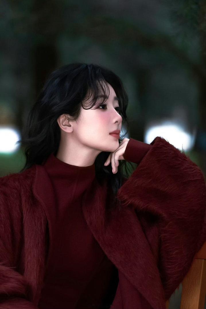 杨紫yz杨紫董竹君yz‍杨紫玉兰花开君再来用一朵花的姿态行走，极