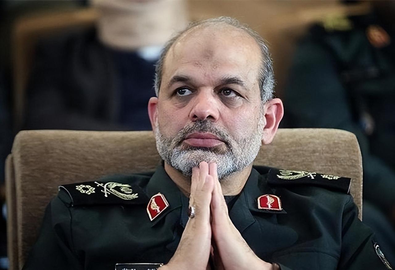 伊朗要“变天”了！ 4月19日，据一位美国高官透露，种种迹象表明，伊朗在过去