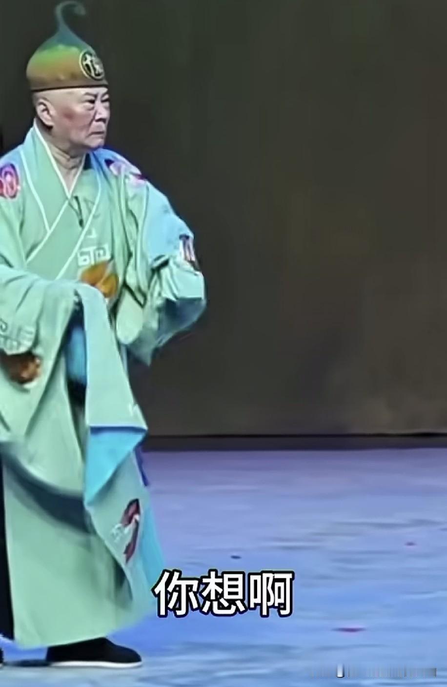 郭德纲风波后被人调侃！最近网上不少网友玩起了联动，一边搬出赵本山2007年春晚小