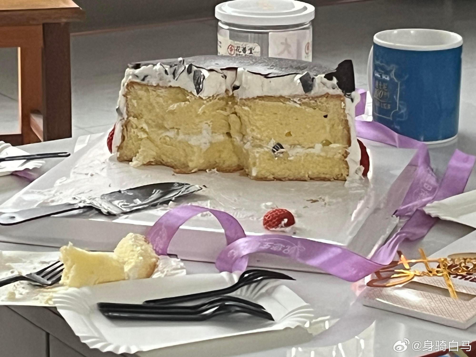 什么都要找熟人的妈妈给我订的蛋糕