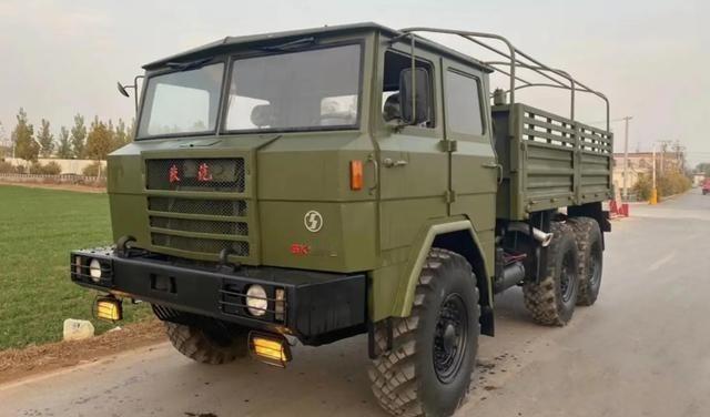 军车为什么几乎都是柴油车，而不用汽油车和新能源车呢？这就是战场生存法则，柴油车就