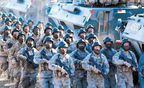 韩国一个军事专家，直接把话挑明了，他说，现在这个世界上，没有任何一个国家敢动，一