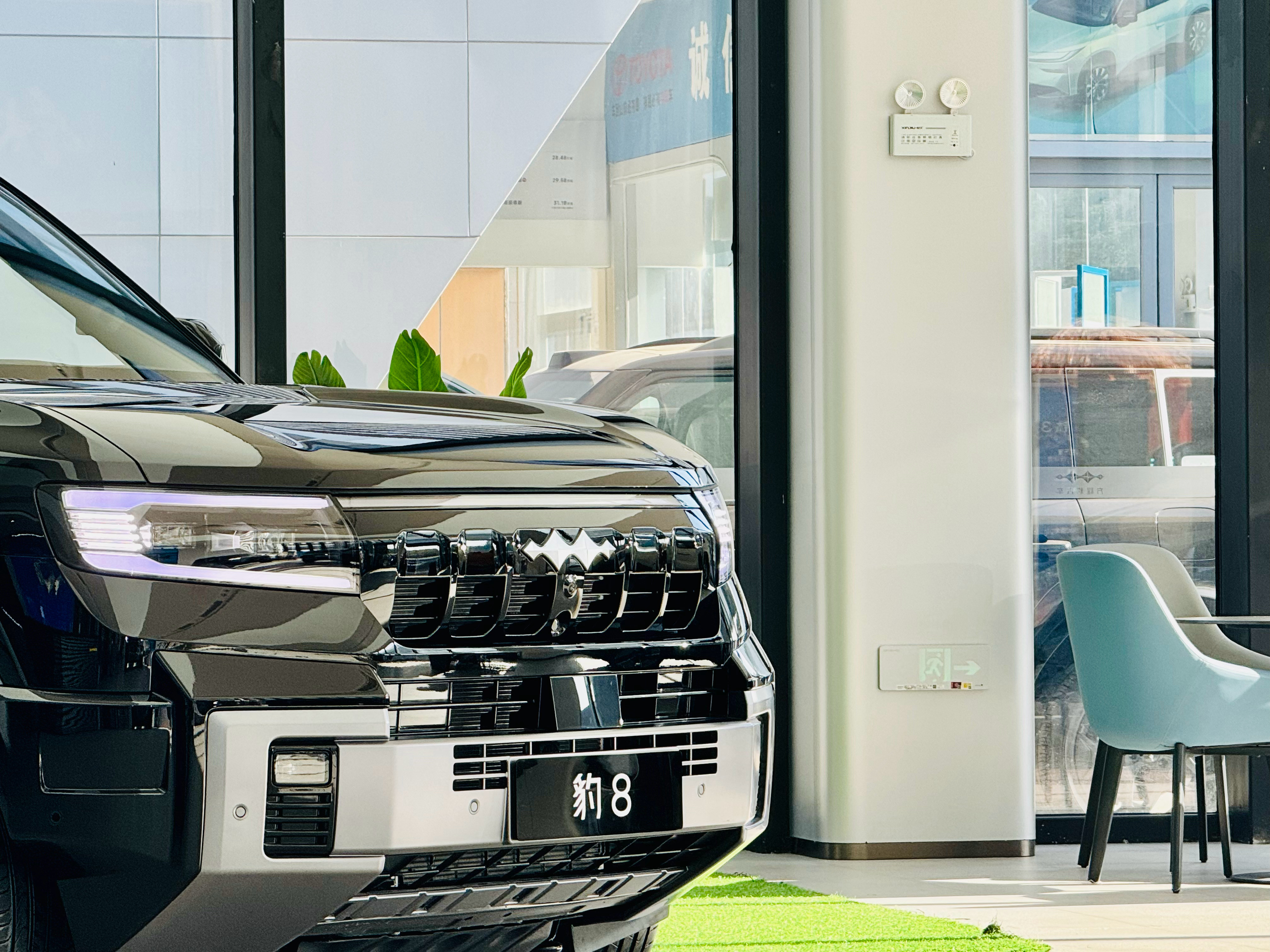 多好的一车啊，就是价格高了点，导致了不好卖，路上的可见度也比较低，说实话，这车适