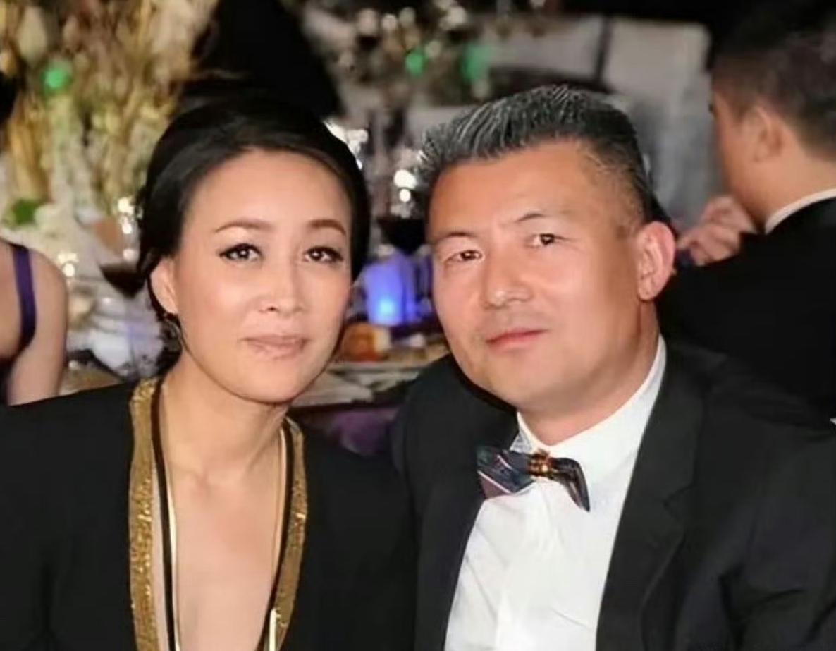 那英也没想到，老公孟桐这个举动会让高调示爱的她沦为笑话！谁会想到那英这头在节