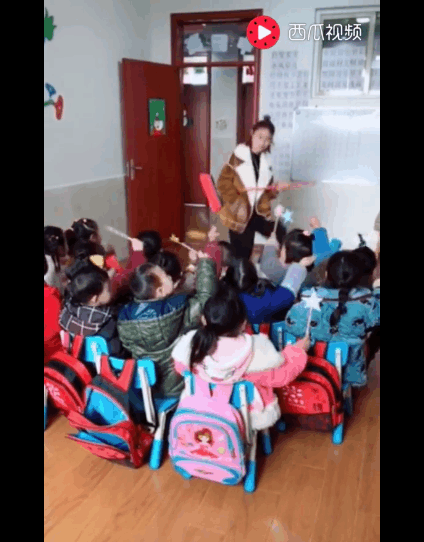 实拍: 看到幼儿园老师这样教学, 我二话不说给儿子换了家幼儿园, 自己报名