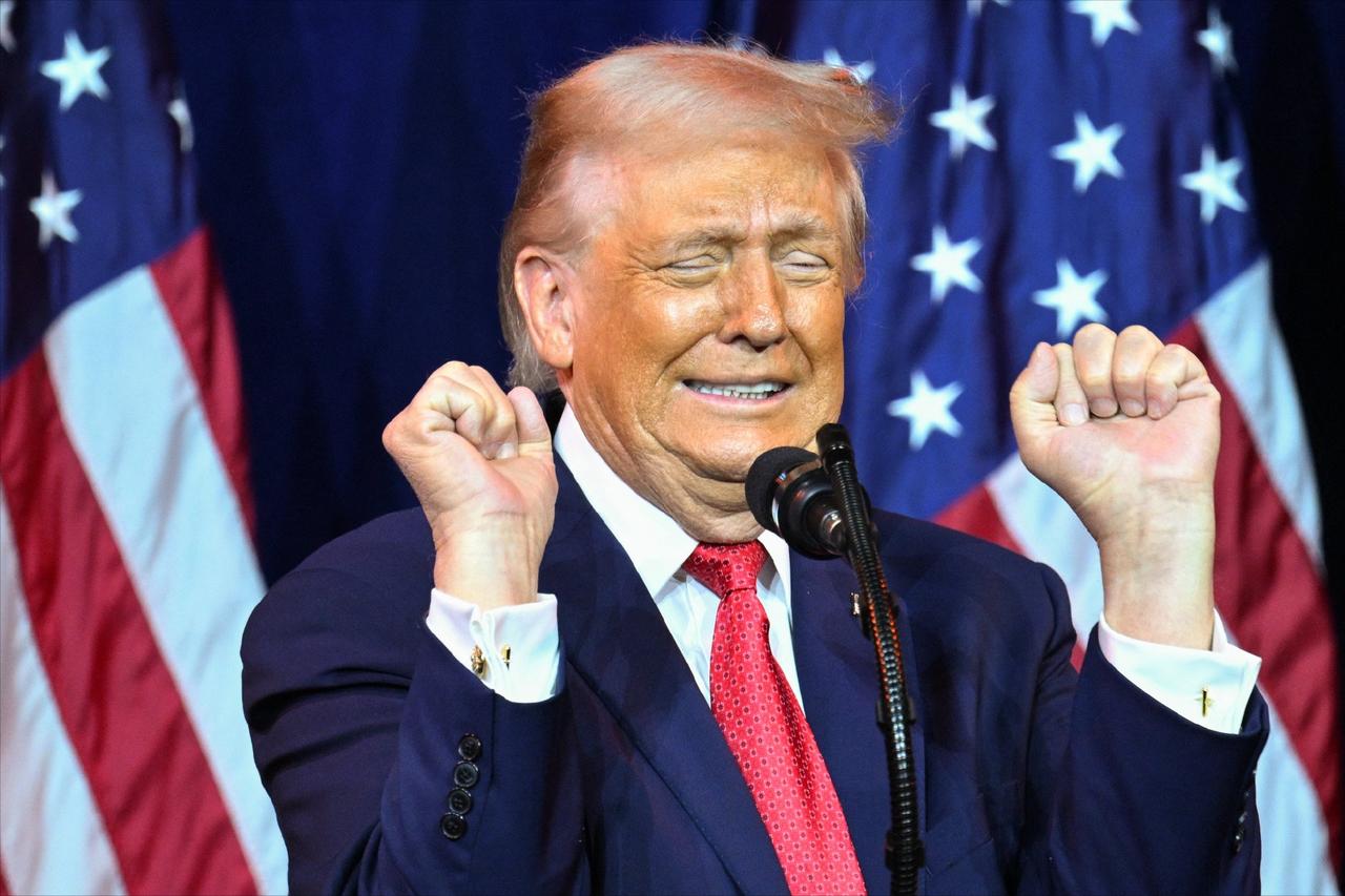 一觉醒来，格陵兰岛民众态度松动！特朗普一抛出每人1万到10万美元的