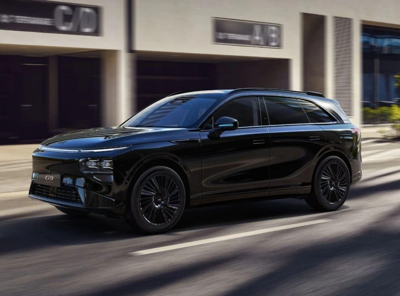 2026款算力全面升级，Max版标配1颗图灵AI芯片，750TOPS算力，支持