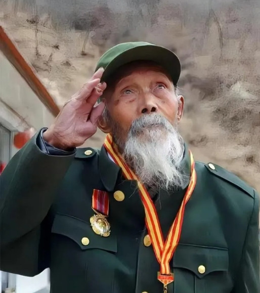 1939年，张树义连杀7个日军，此刻的他，已经精疲力尽，谁知这时，一名身材高大的
