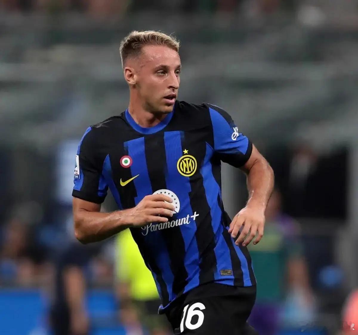 尤文冬窗瞄准国米中场弗拉泰西斯帕莱蒂主导引援但拒出K·图拉姆据记者莫雷托报道，