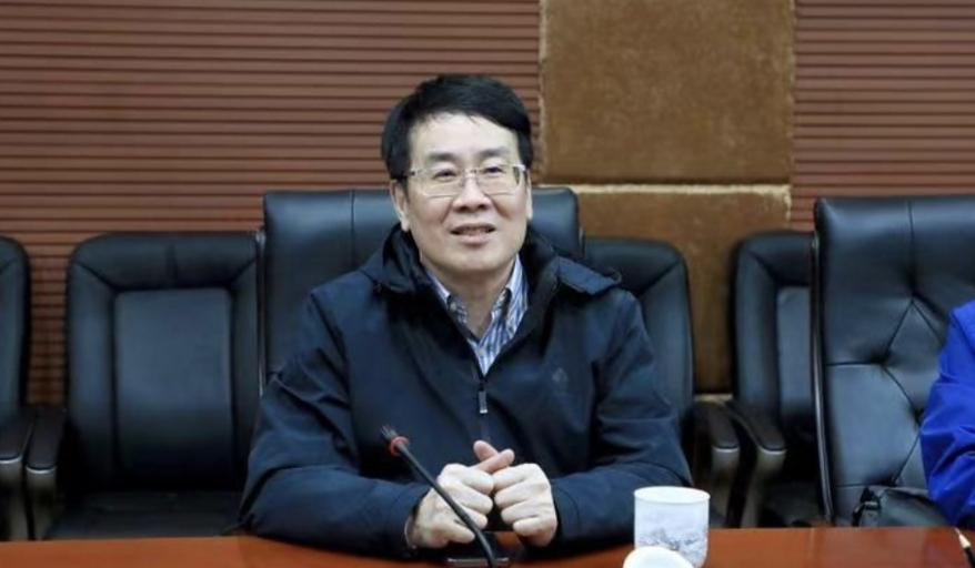 宗家的辈分迷局宗泽后这次急了。搬出族谱想澄清，反而被网友发现祖孙同用