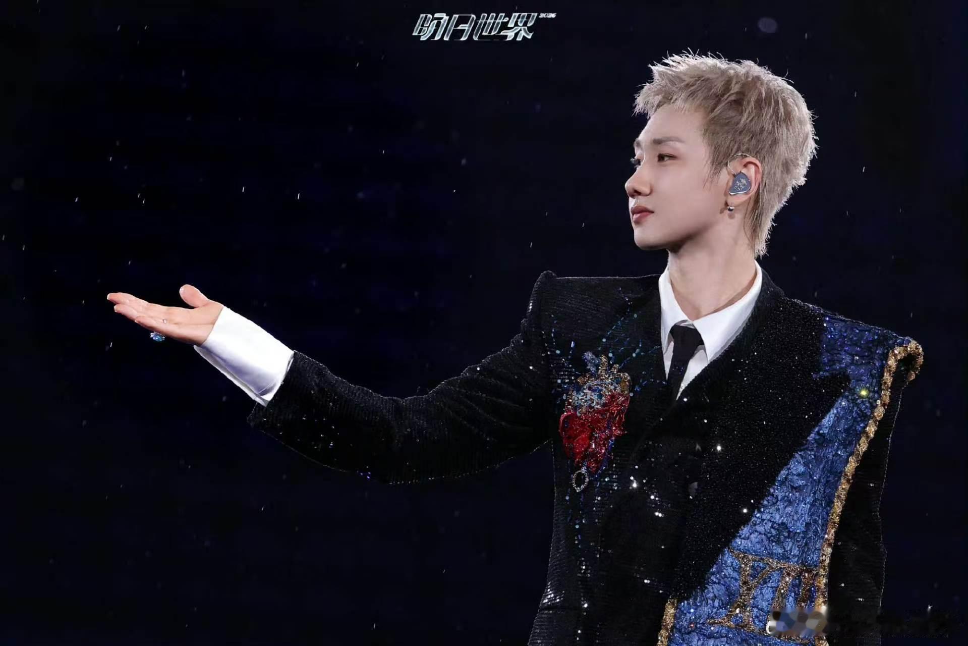 汪苏泷电音版传世乐章舞台惊喜曲目上线，强劲电音交织温柔唱腔，每一段旋律都直击心