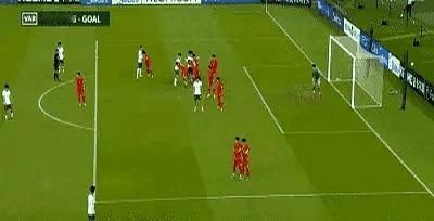 我有时候觉得，我们真是把人情世故这套东西，刻在骨子里了。总觉得，人家来我们这儿