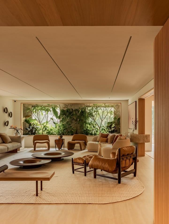 原木肌理、柔光漫影，邂逅柔软且治愈的理想栖居。家装的高级感是什么样子呢?家居