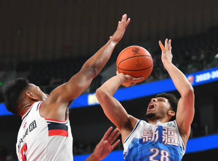 新疆男篮外援选得有多离谱？钱花了不少，净整些糟心活真的要被男篮管理层的外援操作