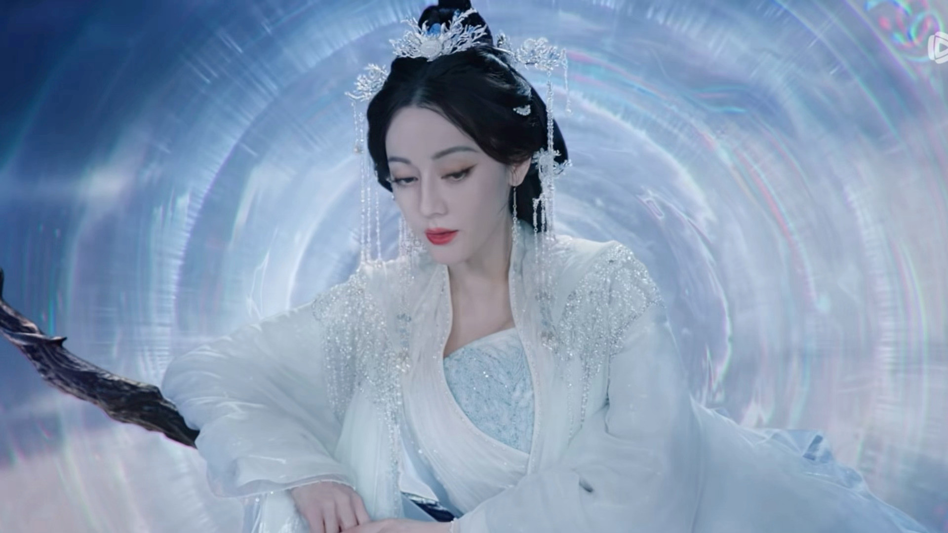 哈哈哈哈哈哈哈哈哈哈哈哈哈，你骗鬼呢，淡淡的幽默感倒也没说错白日提灯