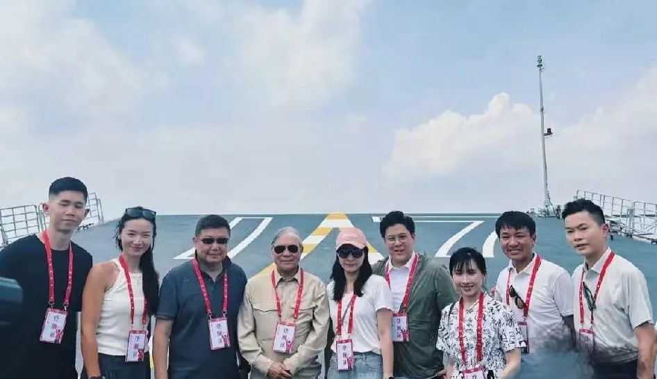 香港这几大家族怕是肠子都悔青了吧？霍家没了晶晶这眼光，哪能保住现在的地位和
