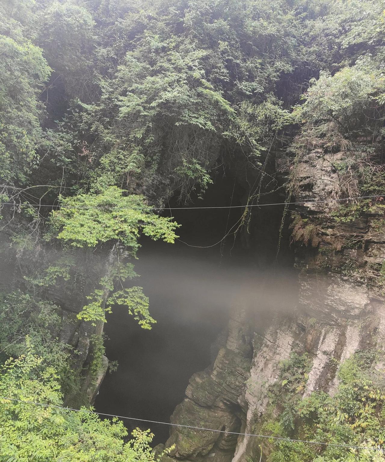 避暑第四天，打麻将避暑武汉人说利川城区也很热，要在高山上才不热。我就住利川城