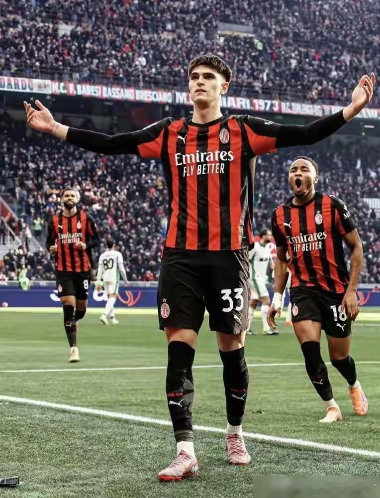 别再吹什么五大联赛最长不败了，我都替米兰脸红。人家国米输了4场，照样甩开你7分