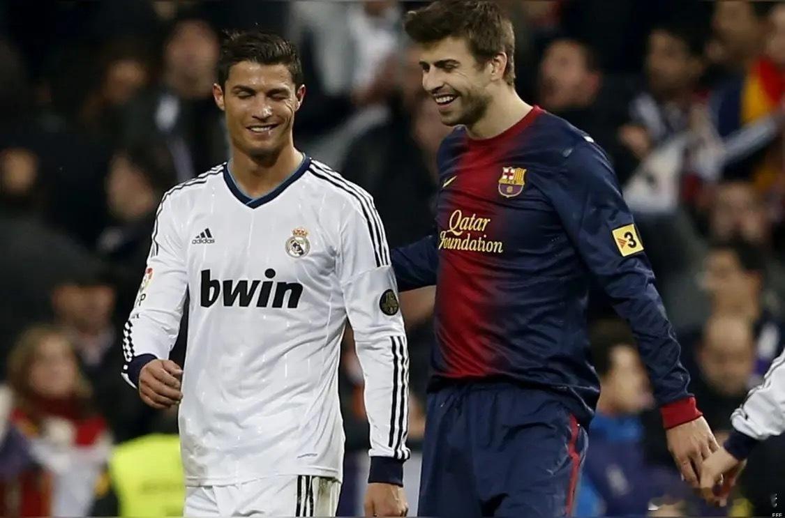 梅西前巴萨队友皮克在接受采访时谈到了梅西和C罗。皮克表示：“我认为C罗的速度在足